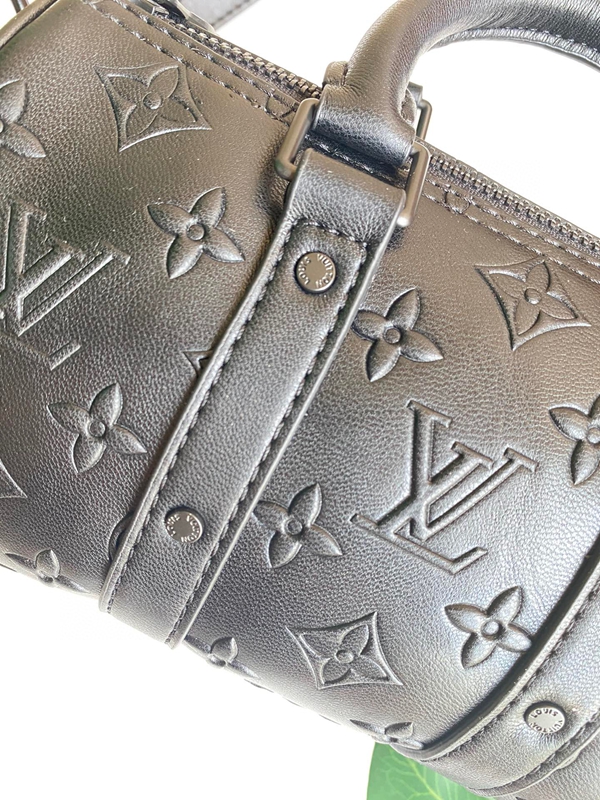 ルイヴィトンバッグ角部分ディテール